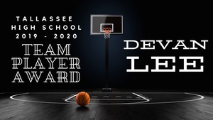 Devan Lee receives Team Player Award