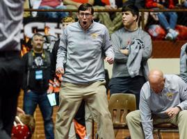 Wrestlers come up short at duals